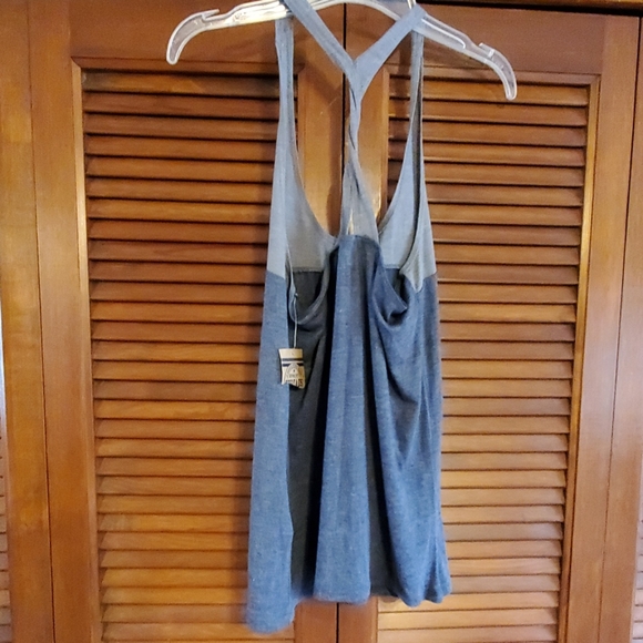 NWT U of M tank - Picture 2 of 6